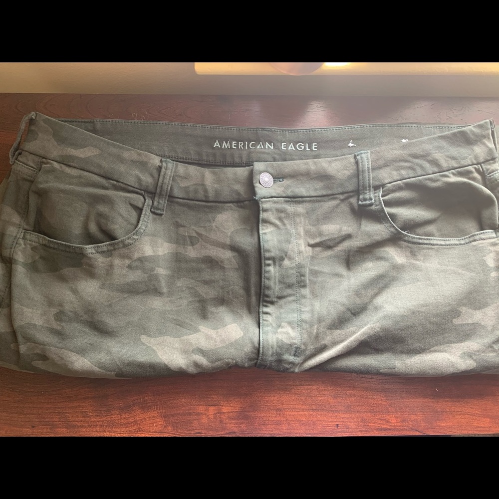 American Eagle Green Camouflage Curvy Jegging